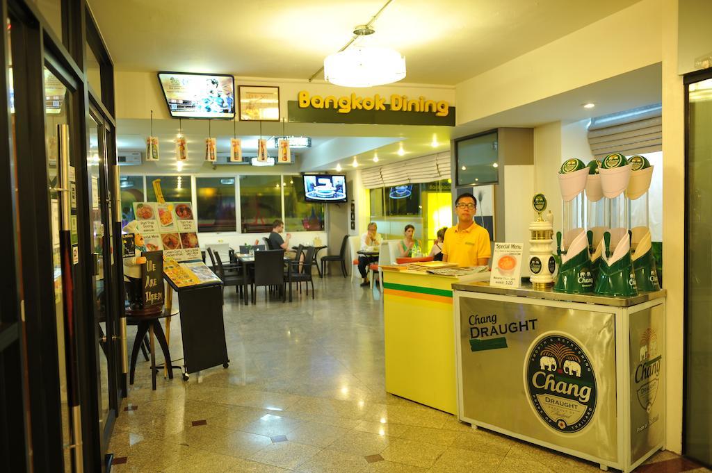 Saphaipae Hostel Bangkok Exterior photo