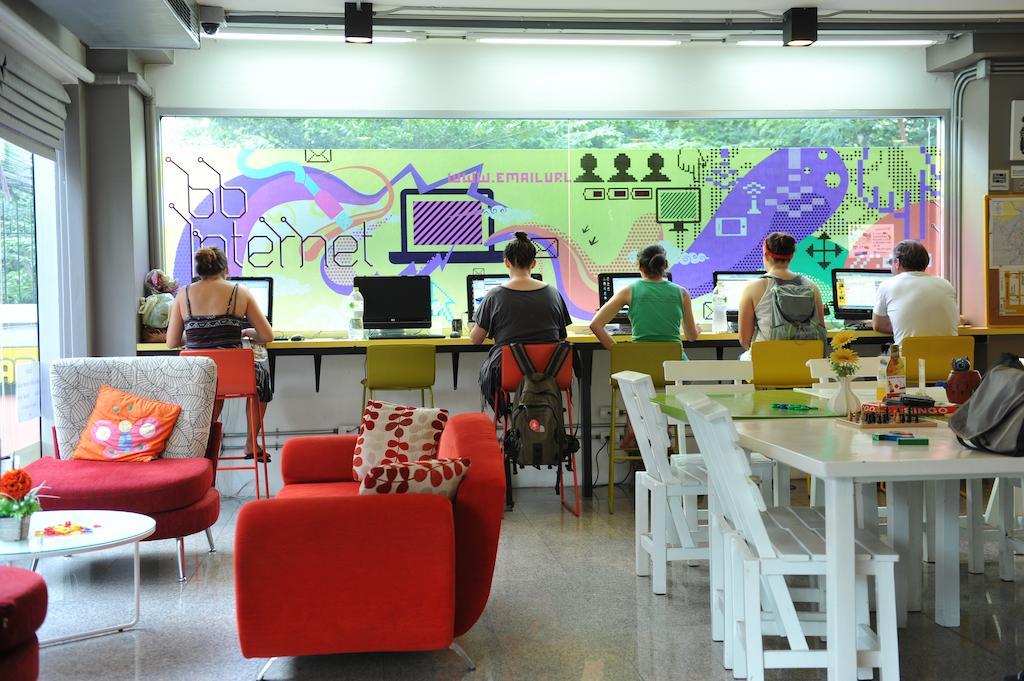 Saphaipae Hostel Bangkok Exterior photo